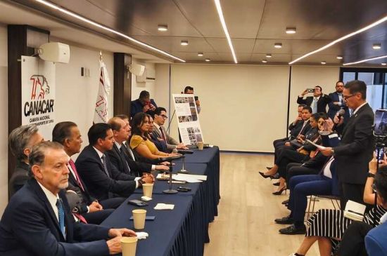 Arropado por el aparato institucional de CANACAR, Ramiro Montemayor lanza candidatura